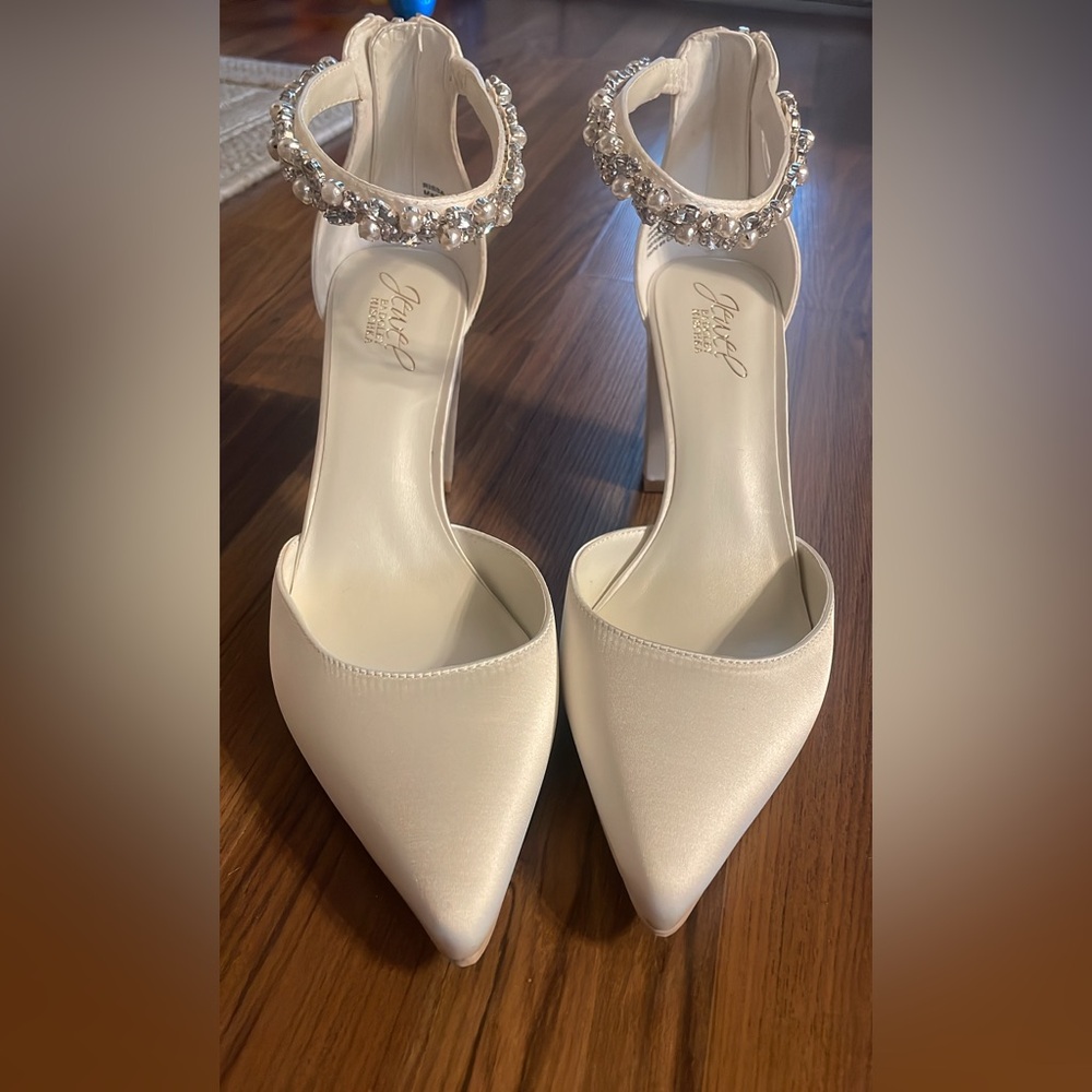 Badgley Mischka Jewel Rissa